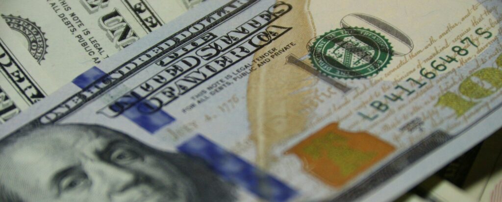 100 US dollar banknote